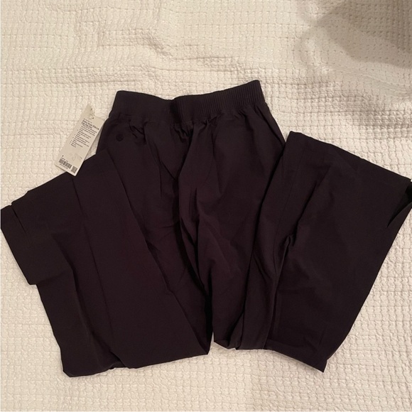 Lululemon Stretch Wide Leg Pant NWT Size S (Woven) SOLD OUT - Picture 7 of 9